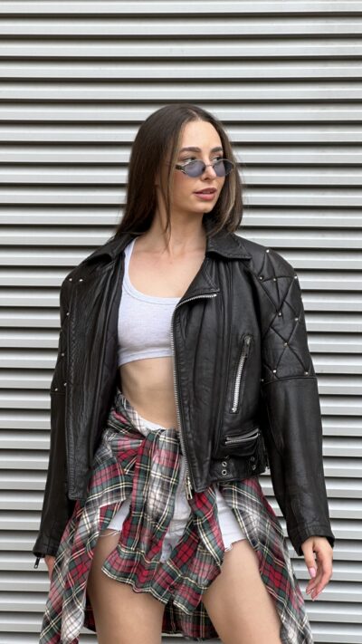 SKÓRZANA KURTKA Z ĆWIEKAMI