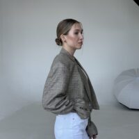 MINI JEDWABNO WEŁNIANA MARYNARKA W JASNĄ KRATĘ