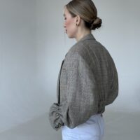 MINI JEDWABNO WEŁNIANA MARYNARKA W JASNĄ KRATĘ