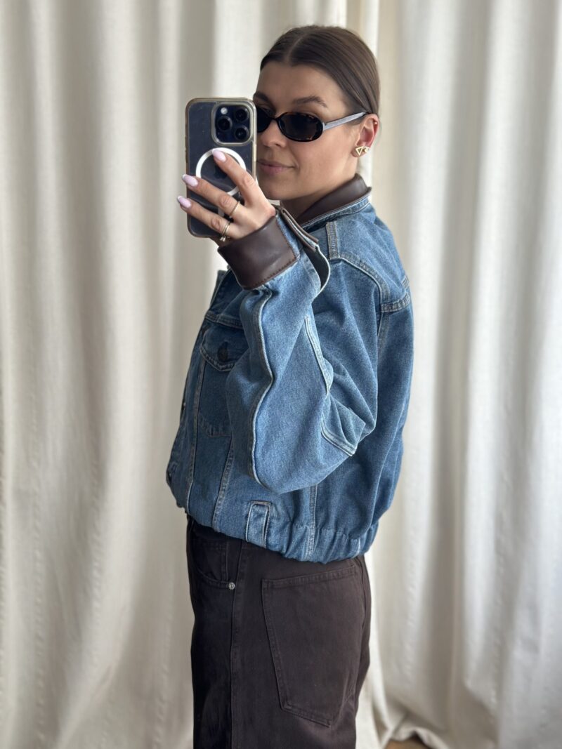 KURTKA JEANSOWA ZE SKÓRZANYM KOŁNIERZEM ORAZ MANKIETAMI no4