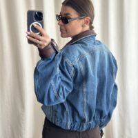 KURTKA JEANSOWA ZE SKÓRZANYM KOŁNIERZEM ORAZ MANKIETAMI no3