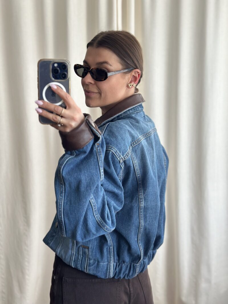 KURTKA JEANSOWA ZE SKÓRZANYM KOŁNIERZEM ORAZ MANKIETAMI no3