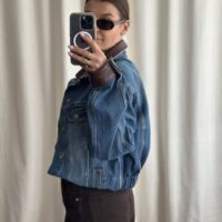 KURTKA JEANSOWA ZE SKÓRZANYM KOŁNIERZEM ORAZ MANKIETAMI no3