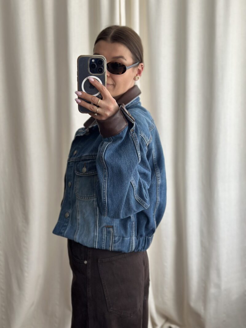 KURTKA JEANSOWA ZE SKÓRZANYM KOŁNIERZEM ORAZ MANKIETAMI no3