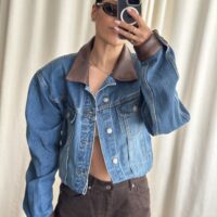 KURTKA JEANSOWA ZE SKÓRZANYM KOŁNIERZEM ORAZ MANKIETAMI no3