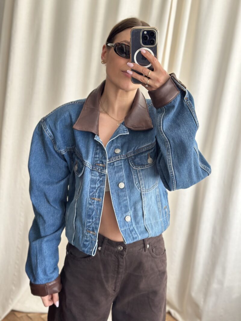 KURTKA JEANSOWA ZE SKÓRZANYM KOŁNIERZEM ORAZ MANKIETAMI no3