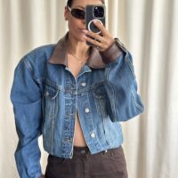 KURTKA JEANSOWA ZE SKÓRZANYM KOŁNIERZEM ORAZ MANKIETAMI no3