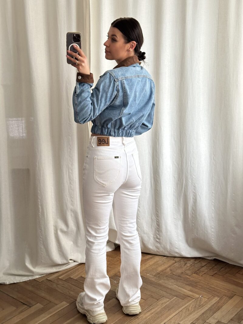 KURTKA JEANSOWA Z ZAMSZOWYN KOŁNIERZEM ORAZ MANKIETAMI