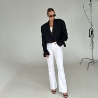 MINI MARYNARKA W KOLORZE GRANATOWO-SZARYM Z OZDOBNYMI RĘKAWAMI