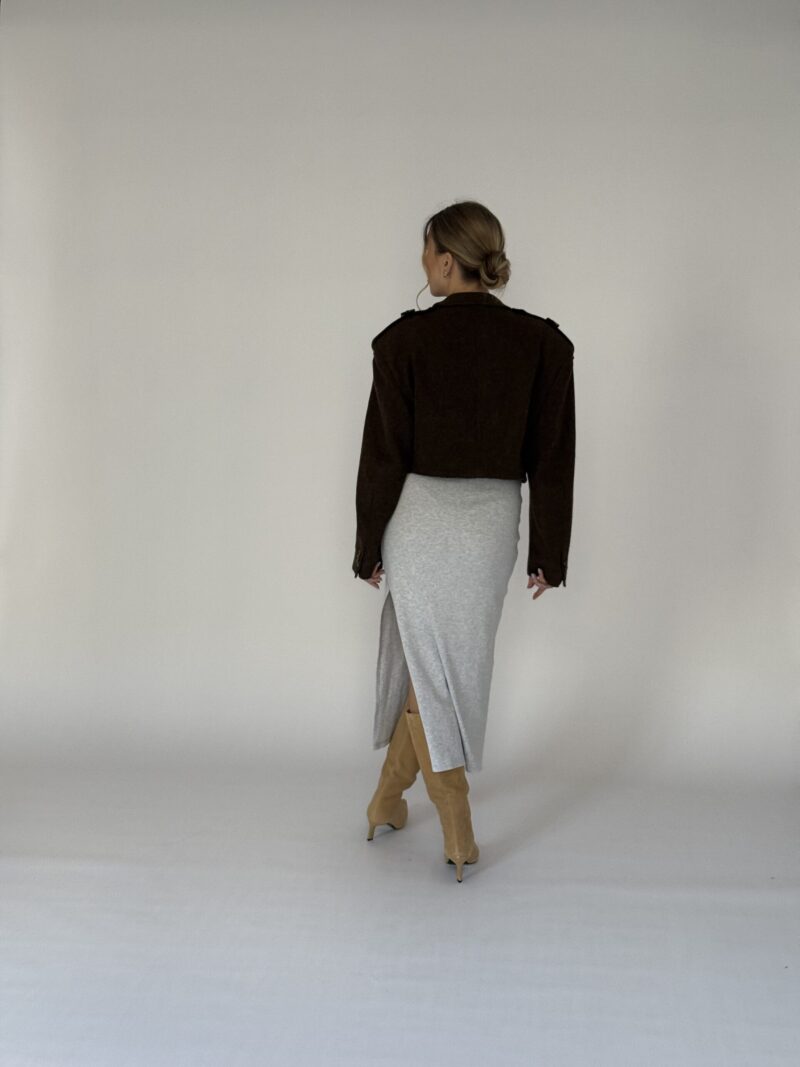 KRÓTKA BRĄZOWA CIEPŁA MARYNARKA Z PAGONAMI