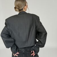 KRÓTKA GRAFITOWA DWURZĘDOWA MARYNARKA