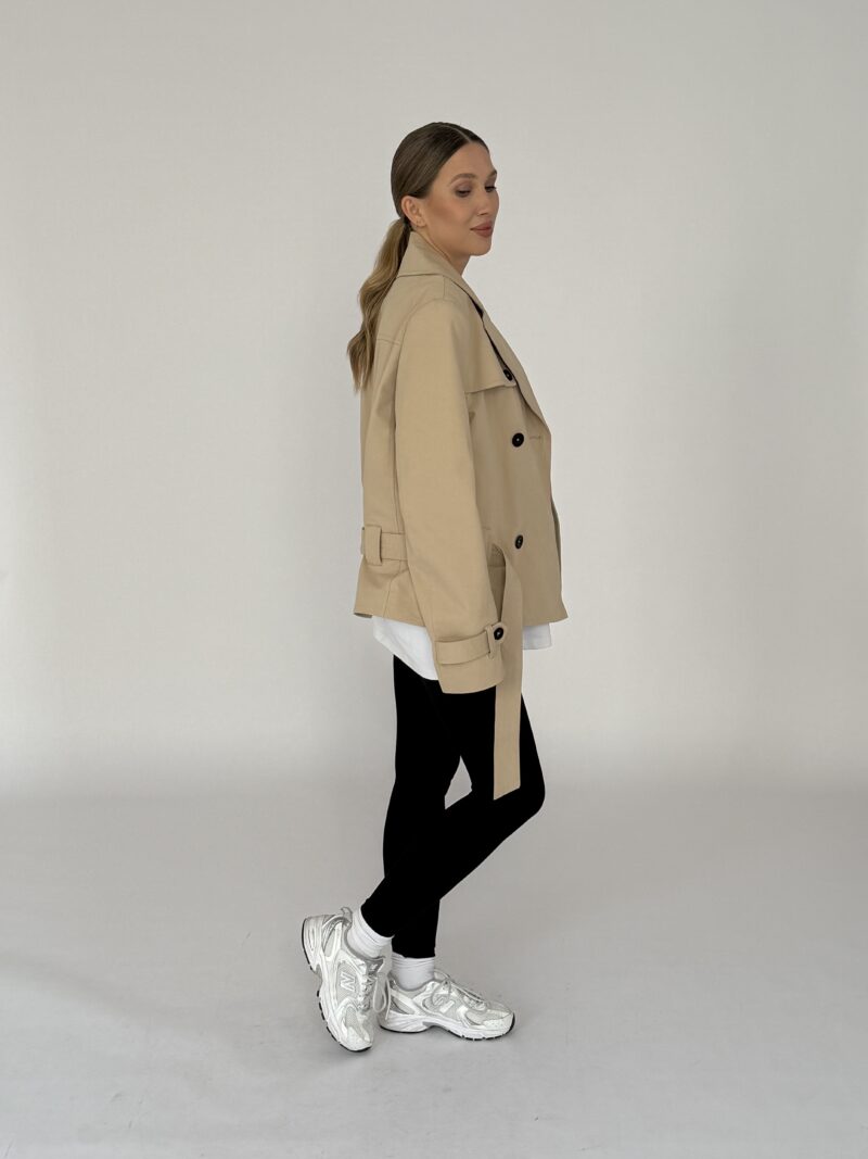 KRÓTKI BEŻOWY BAWEŁNIANY TRENCZ