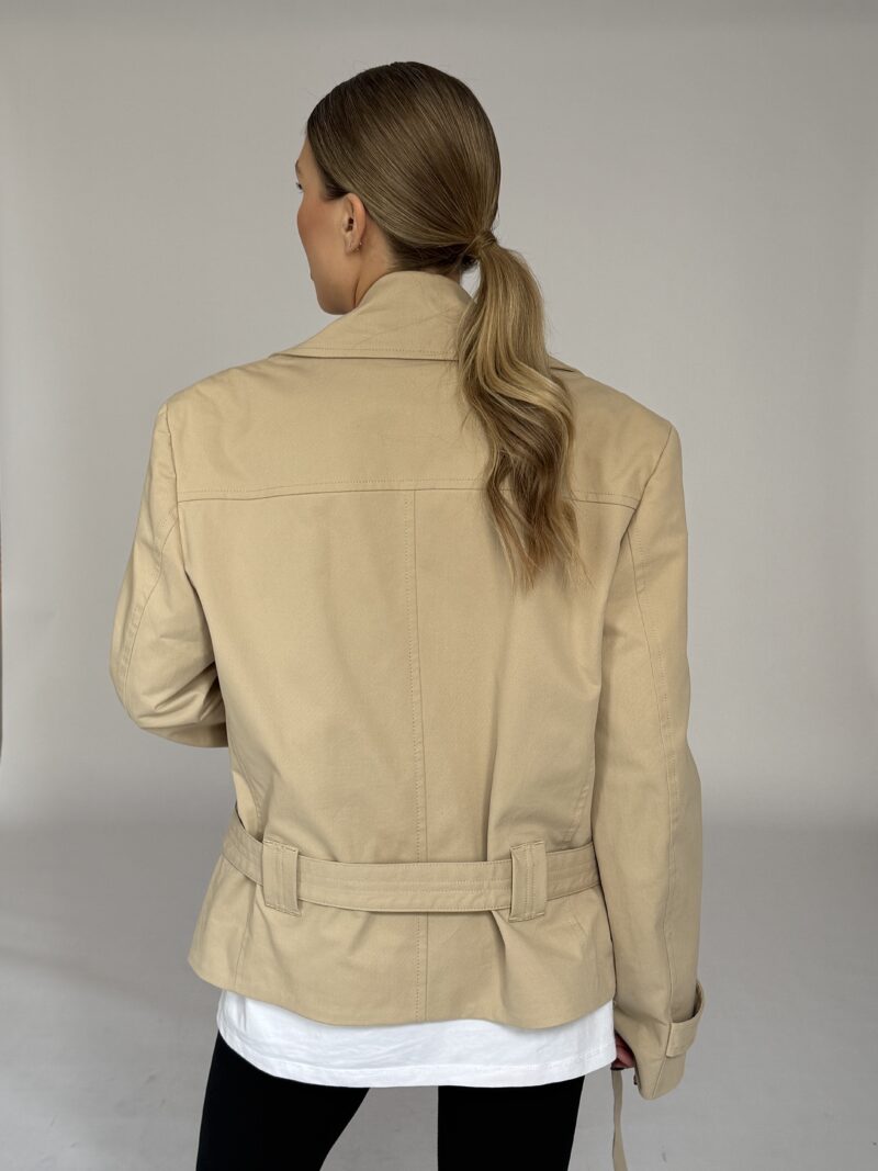 KRÓTKI BEŻOWY BAWEŁNIANY TRENCZ