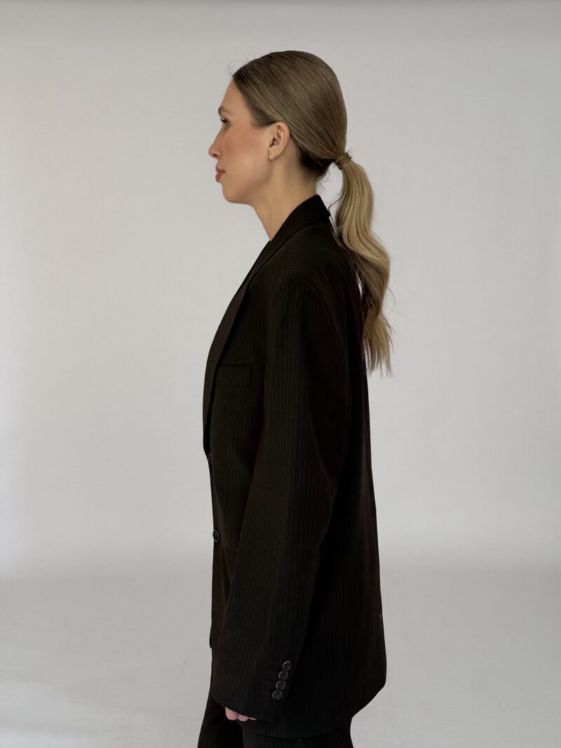 BRĄZOWY GARNITUR Z DELIKATNE PASKI